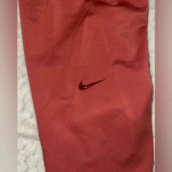 Nike One Luxe Tight Fit Leggings - NWT - Picture 6 of 7